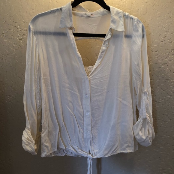 Two by Vince Camuto Blouse - Picture 2 of 4